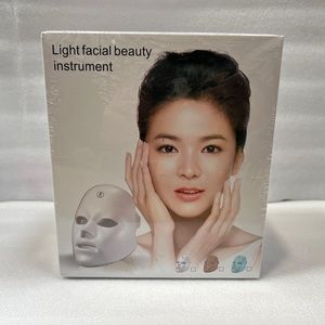 LED Light Therapy Facial Mask